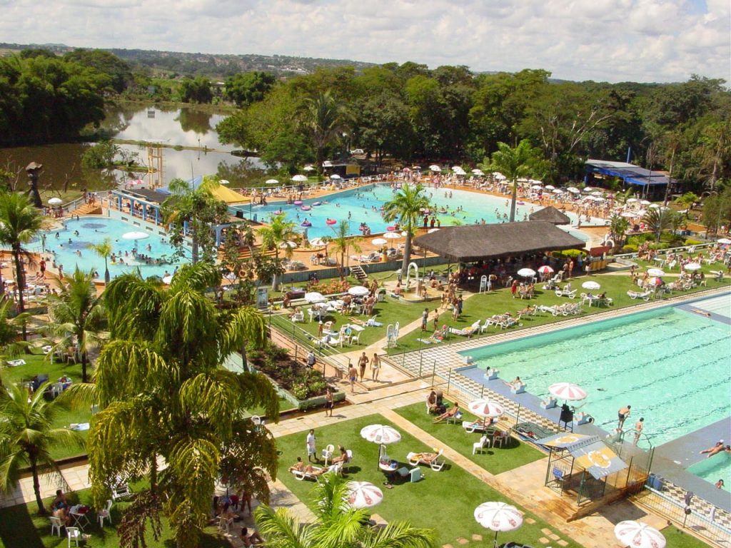 Confira 7 clubes em Goiânia para refrescar o calor